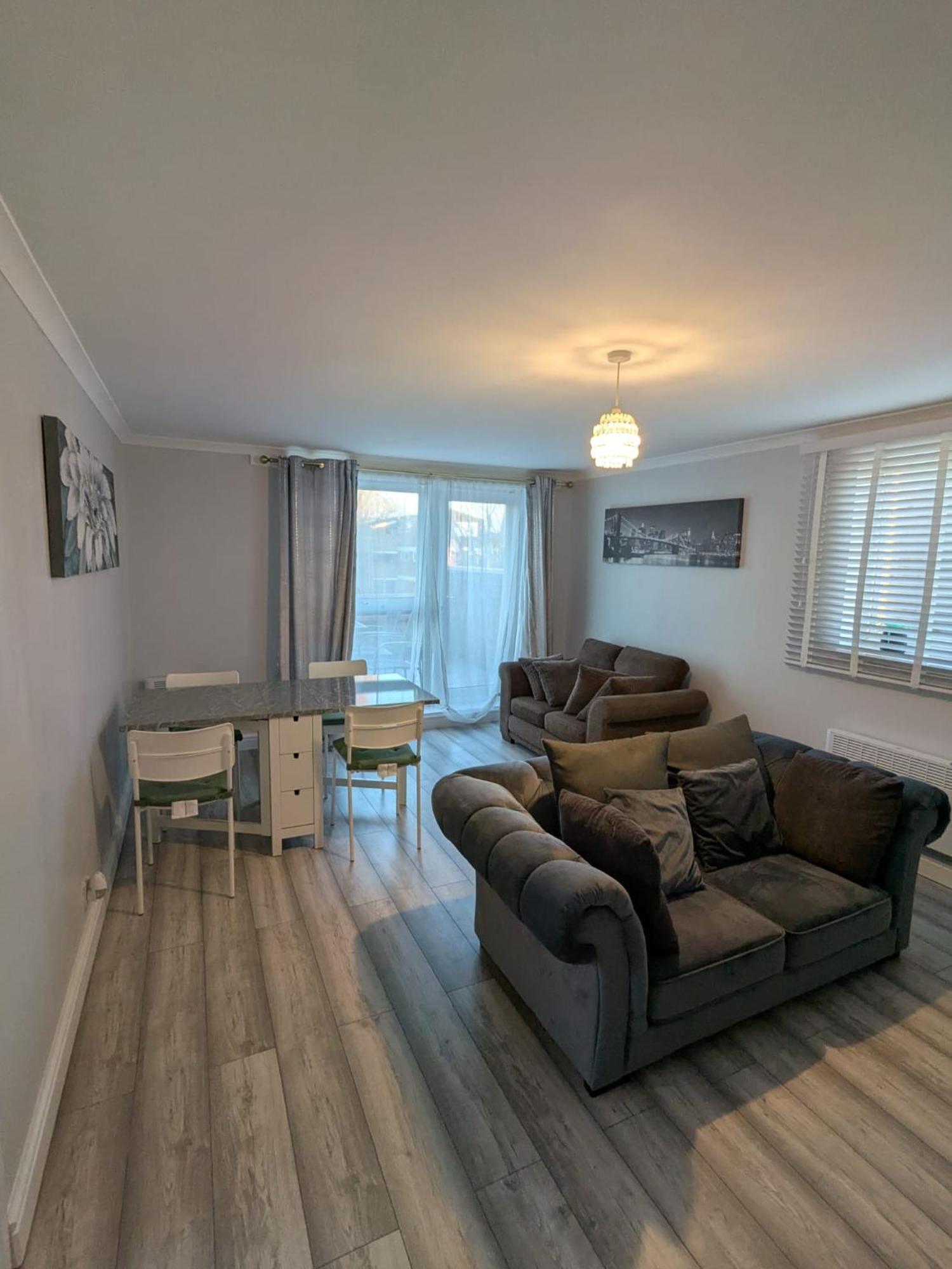 A&A Apartment Basildon Nevendon Zewnętrze zdjęcie